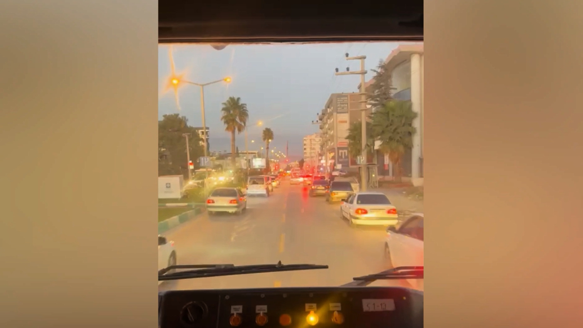 osmaniyede suruculer itfaiyeye koridor olusturdu njId6NCj.jpg