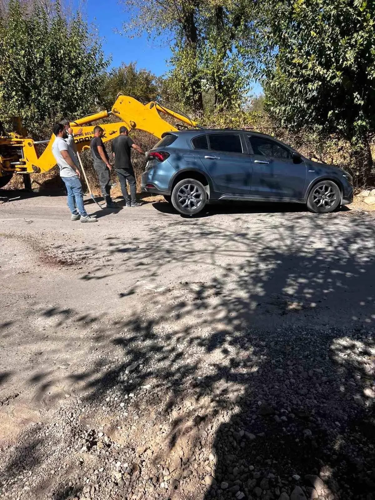 siirtte otomobil cukura dustu yarali yok G17be6dX