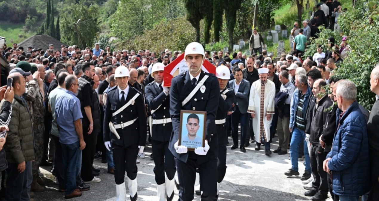 trabzonda ucuruma dusen polis memuru topraga verildi 3ZA21lrg