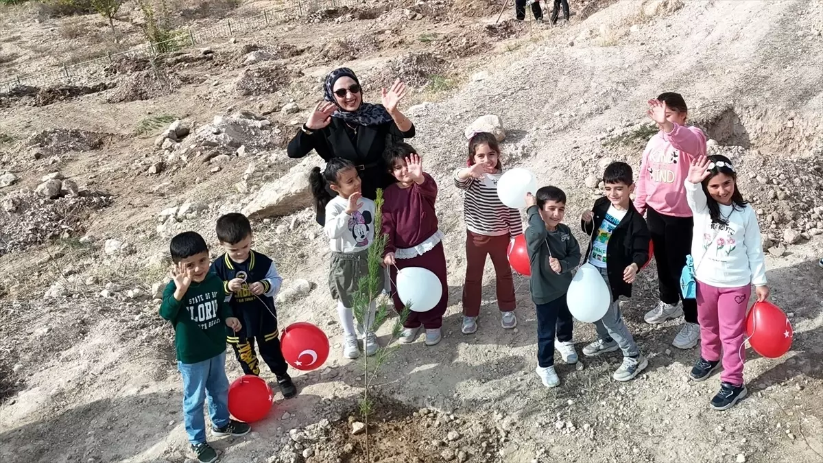 Hasankeyf’te Milli Ağaçlandırma Günü Etkinliği Düzenlendi