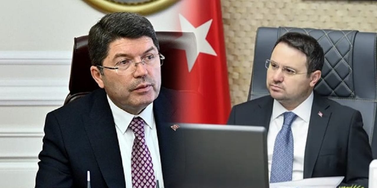 İktidar içerisindeki kavga ayyuka çıktı! Özgür Özel Akın Gürlek belgelerinin AKP içinden geldiğini açıkladı