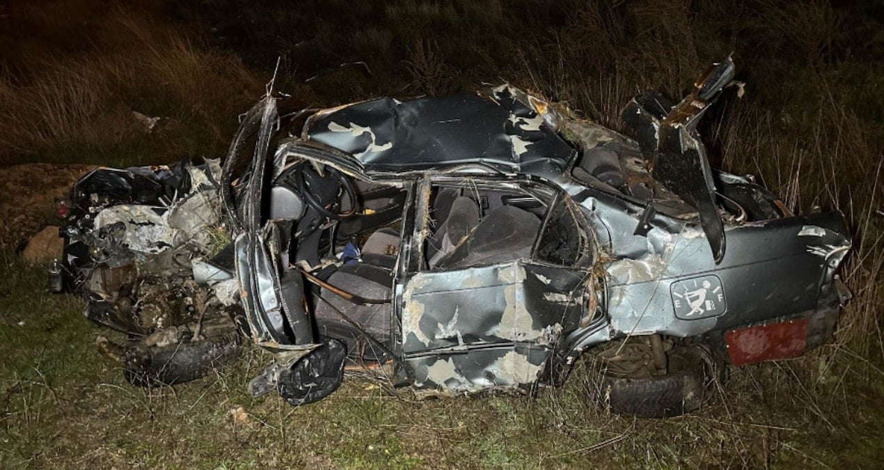 Otomobil şarampole devrildi: 2 ölü