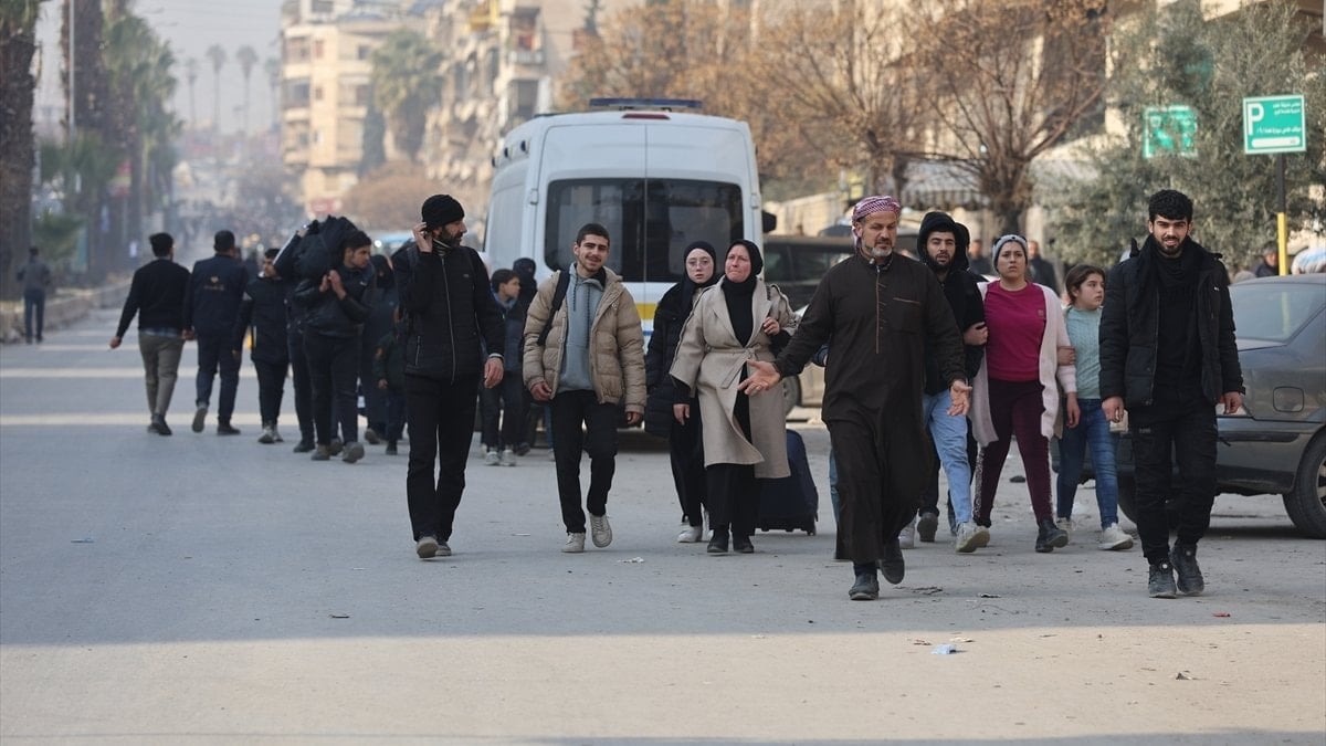 Halep’te başlayan çatışmalar nedeniyle binlerce sivil güvenli bölgelere doğru harekete geçti